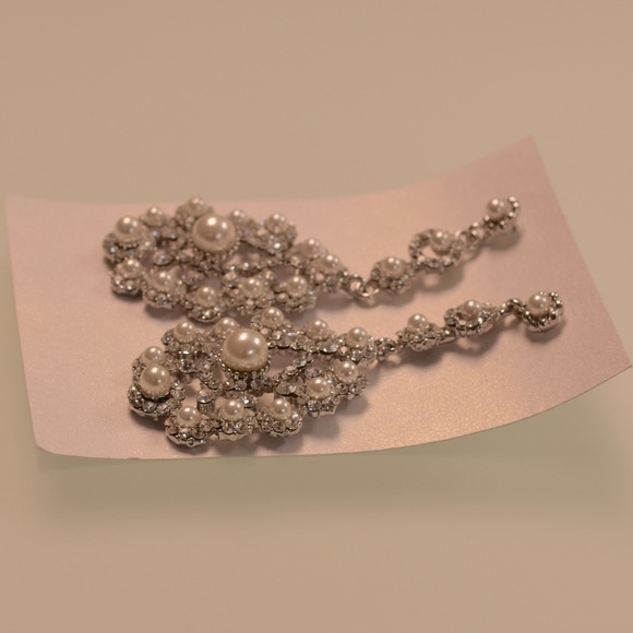 NWT-Crystal and Pearl Chandelier Earrings CE-971 - Picture 4 of 5